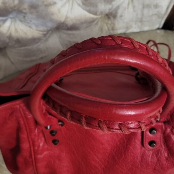 Authentic - Picture 5 of 14